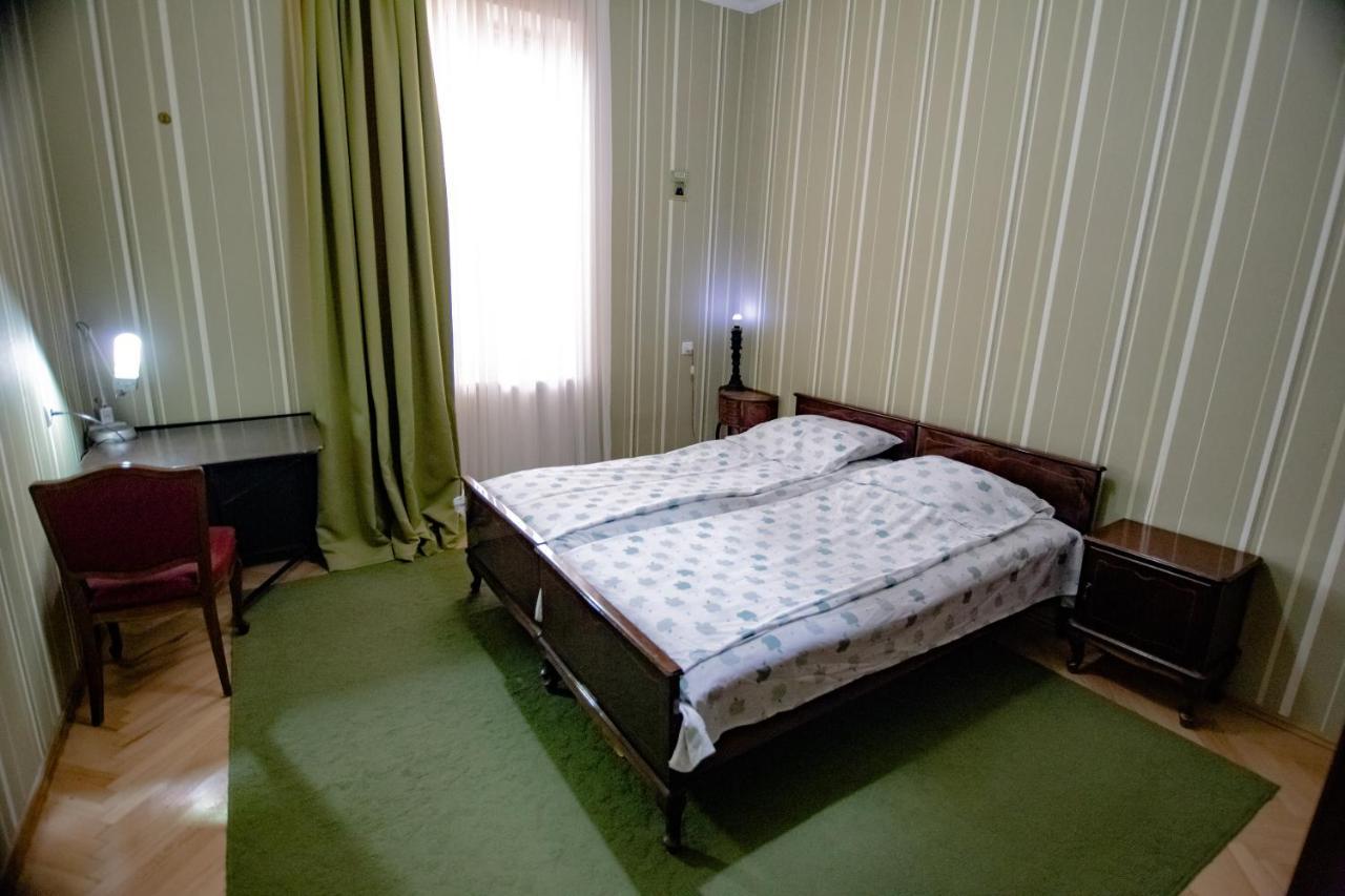 Qilimcha'S Guesthouse-Art Museum Telavi Buitenkant foto