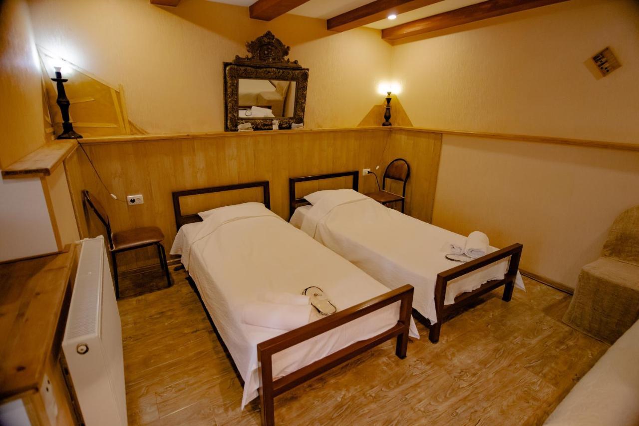 Qilimcha'S Guesthouse-Art Museum Telavi Buitenkant foto