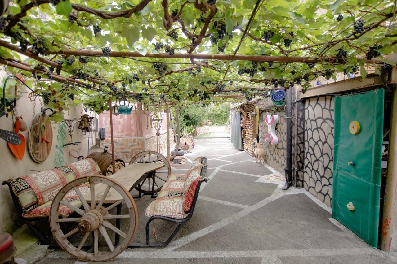 Qilimcha'S Guesthouse-Art Museum Telavi Buitenkant foto