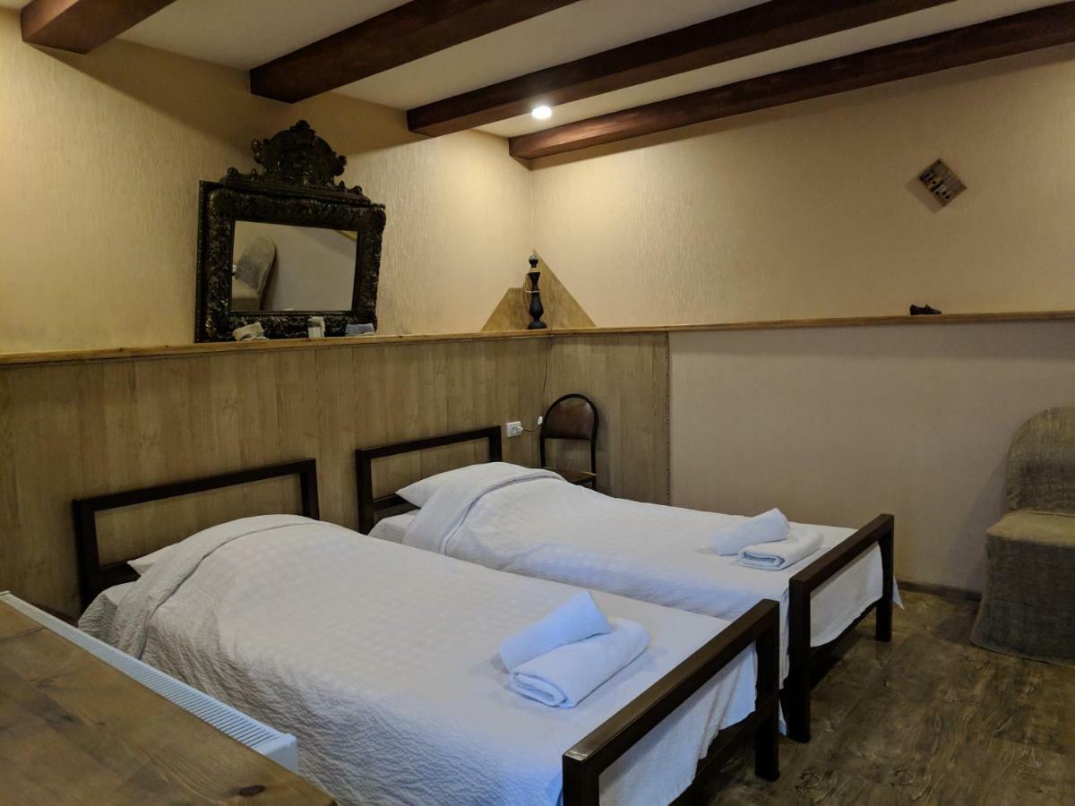 Qilimcha'S Guesthouse-Art Museum Telavi Buitenkant foto